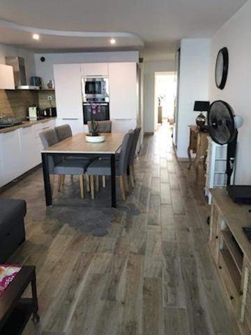 Appartement Face A La Mer - 6 A 8 Personnes - Canet En Roussillon Ngoại thất bức ảnh